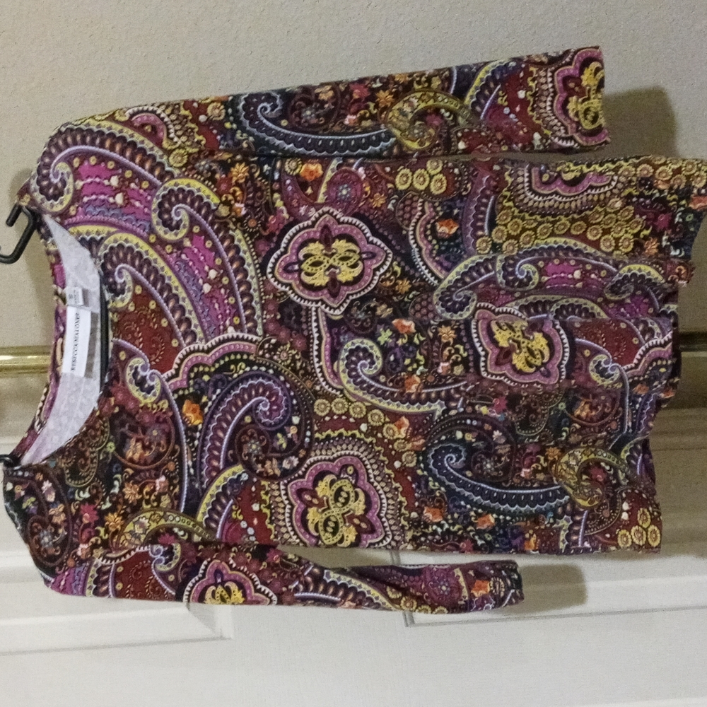 Top, multicolored. Cotton/ polyester. Soft 3/4" sleeves